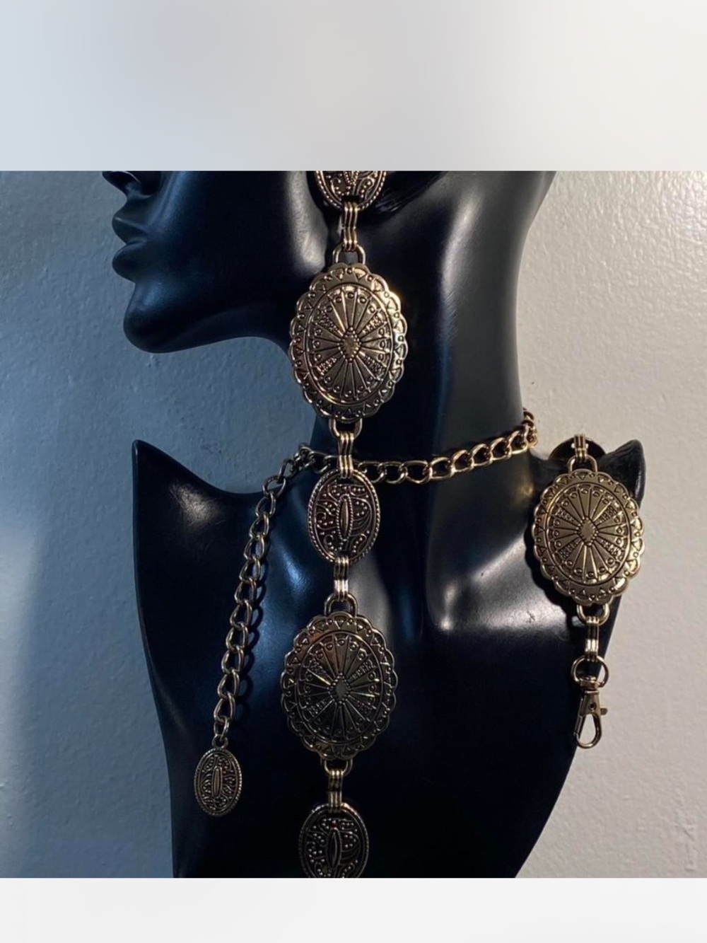 *^* Gold Concho ^^^ Link Belt - Statement Accessory *^* - Picture 4 of 6